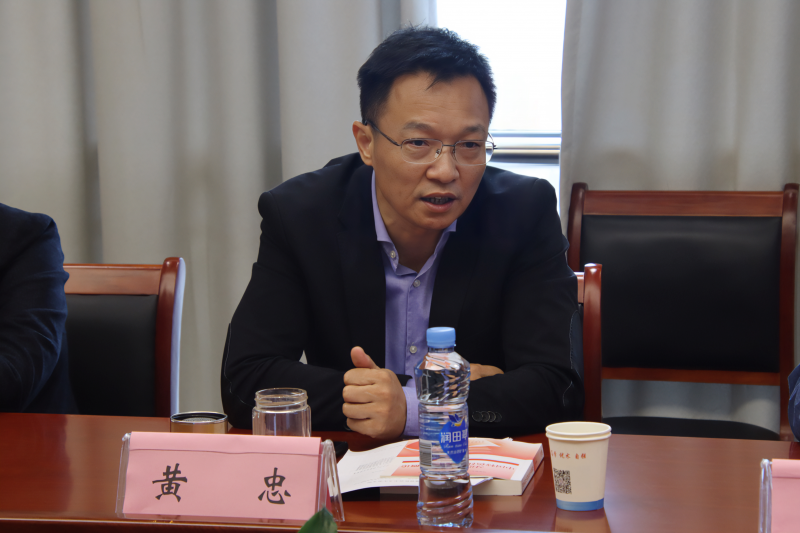10.26市委常委、宣传部长黄忠来我院调研3.png